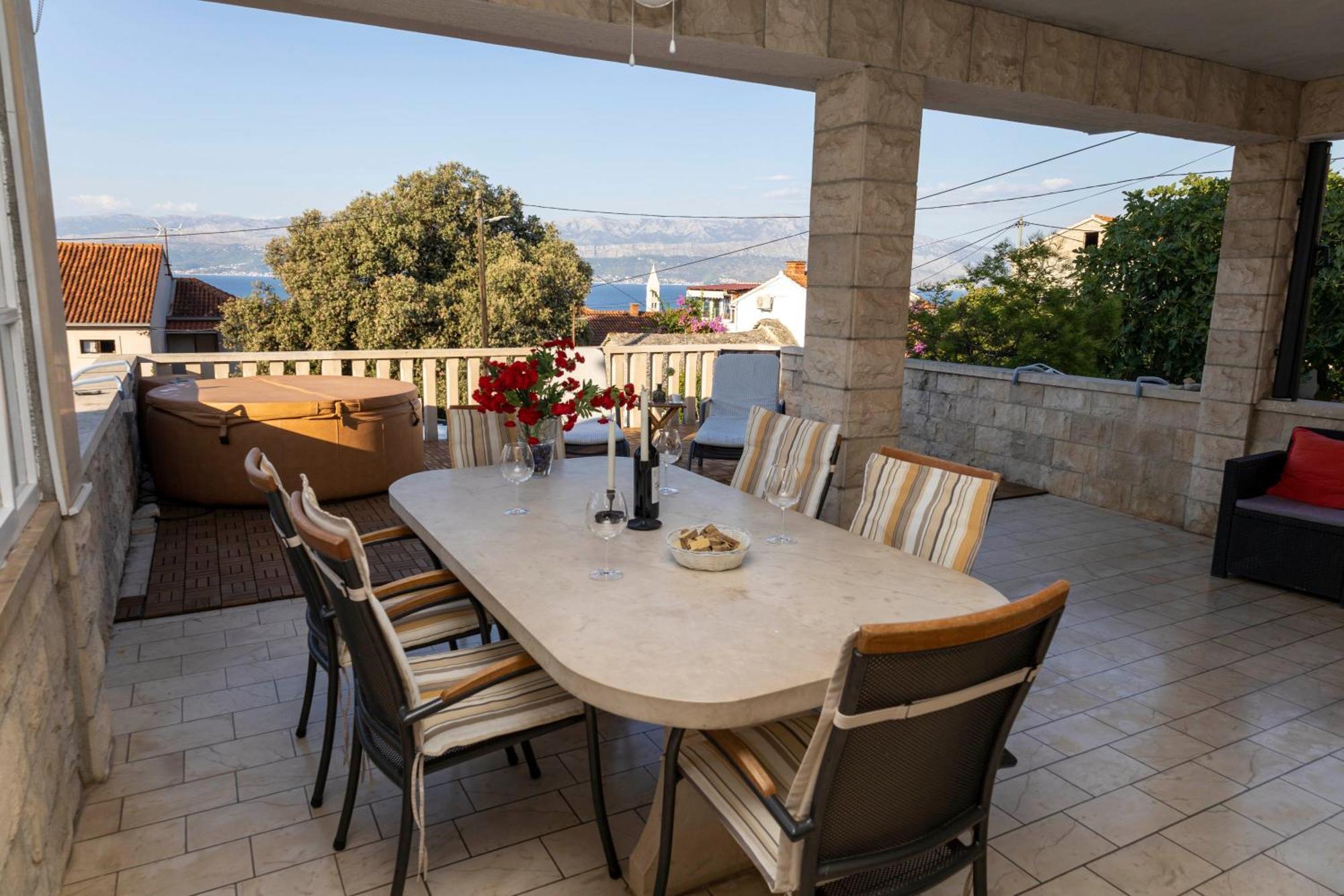 Apartments Jaksic - Zile Supetar Exterior foto